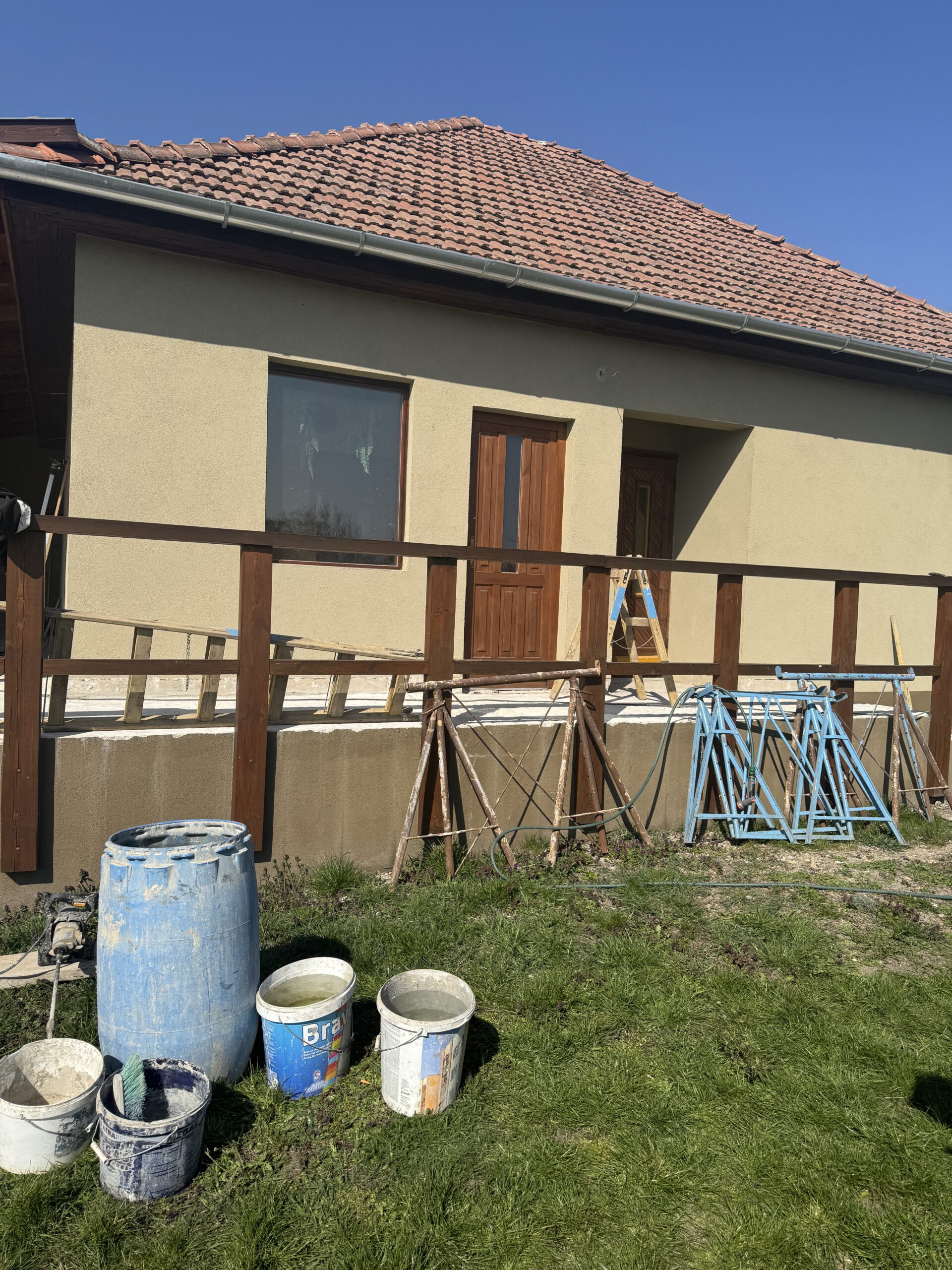 Verbouwing en renovatie van camping receptie toilet gebouw